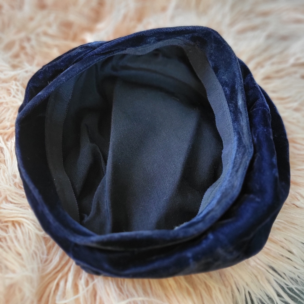 1940s Millinery Luxe Handmade Navy Slouchy Blue Crushed Velvet Beret Turban Hat - Picture 2 of 5